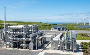 SF₆（六フッ化硫黄）ガス規制への対応実務、代替技術の選定と設備更新ロードマップ