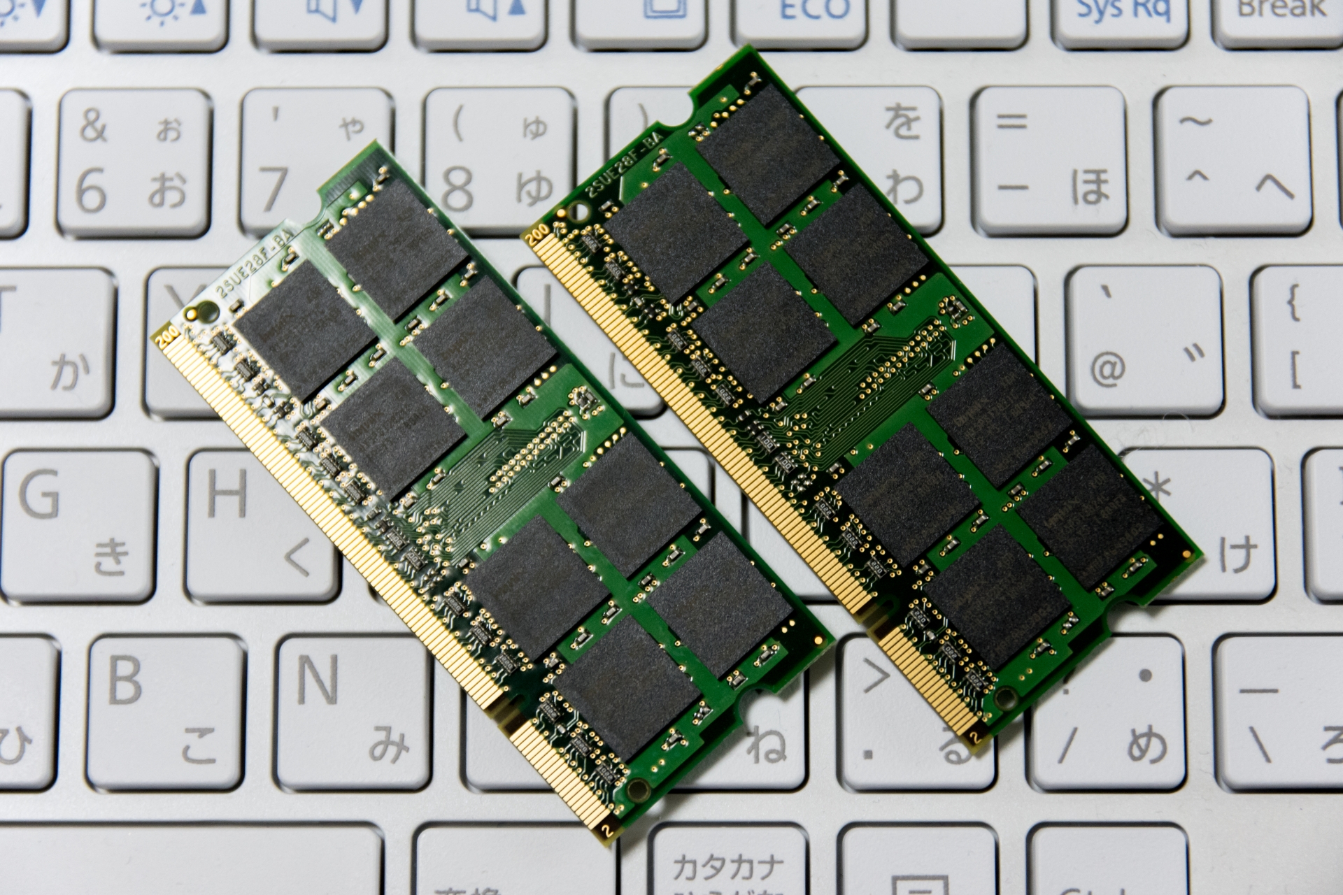 RAMとは？ROMとの違いやメモリとの関係について簡単に解説