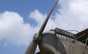 家族のひと言や行動が刺激になってひらめいた事例2.-電話機 、飛行機 -